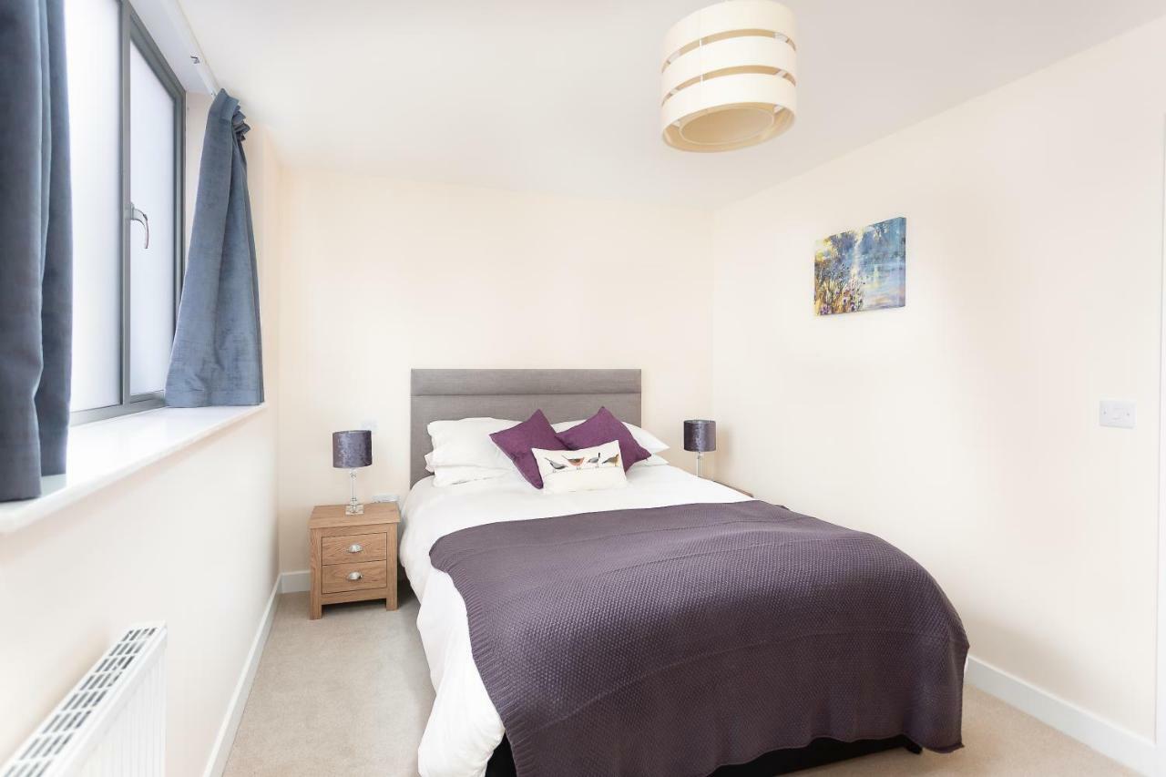 Stylish Modern City Centre Apartment Gloucester Exterior photo