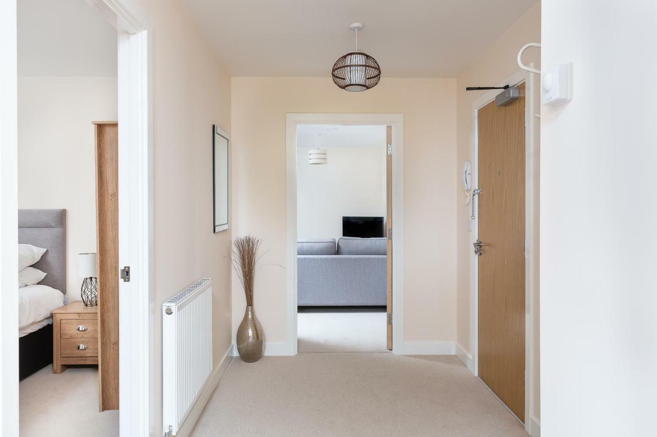 Stylish Modern City Centre Apartment Gloucester Exterior photo