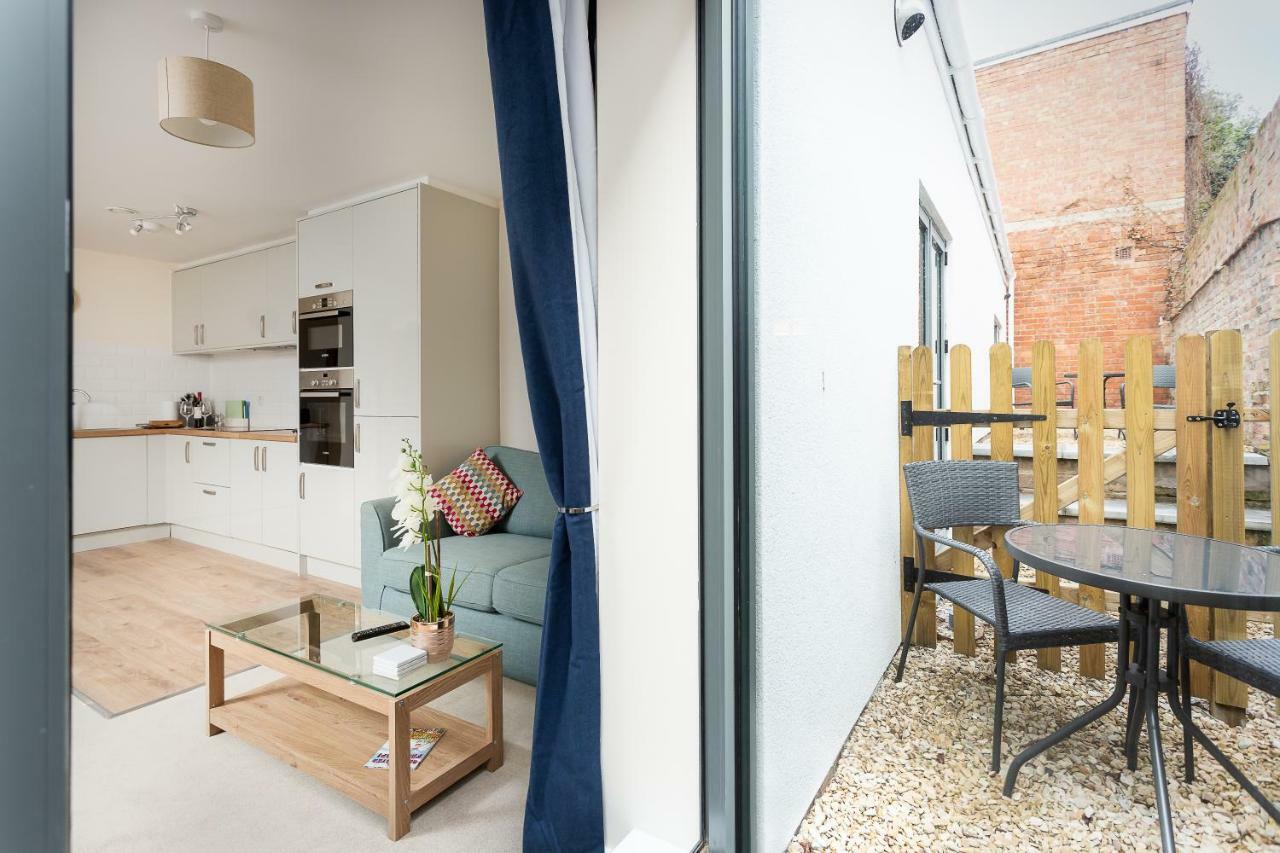 Stylish Modern City Centre Apartment Gloucester Exterior photo