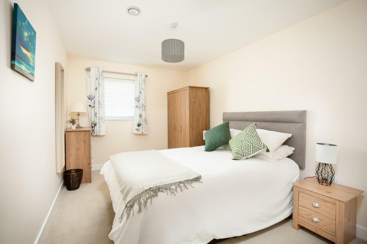 Stylish Modern City Centre Apartment Gloucester Exterior photo